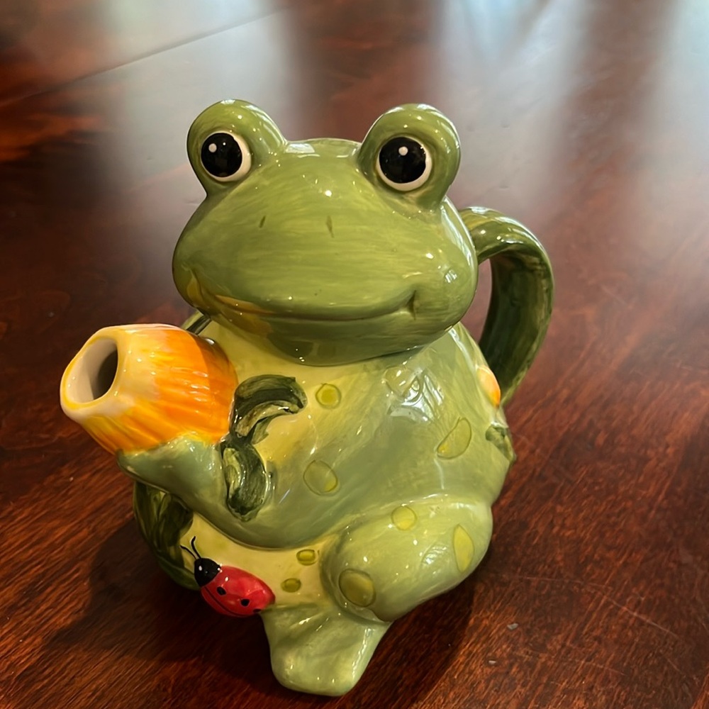 Burton + Burton frog creamer